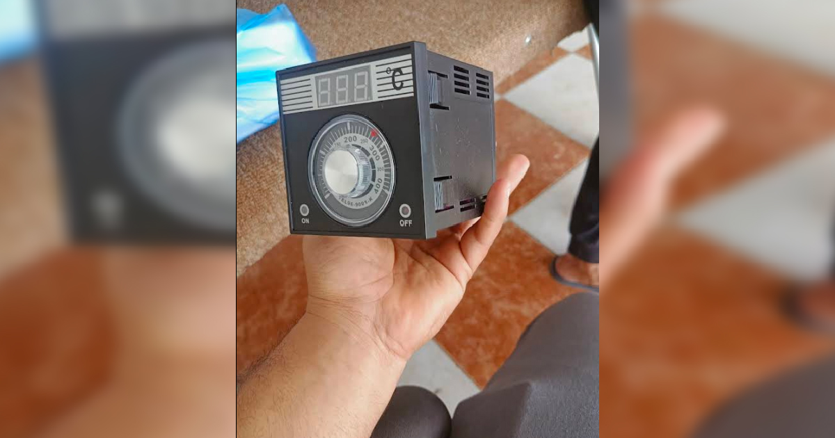 فني صيانة مكيفات